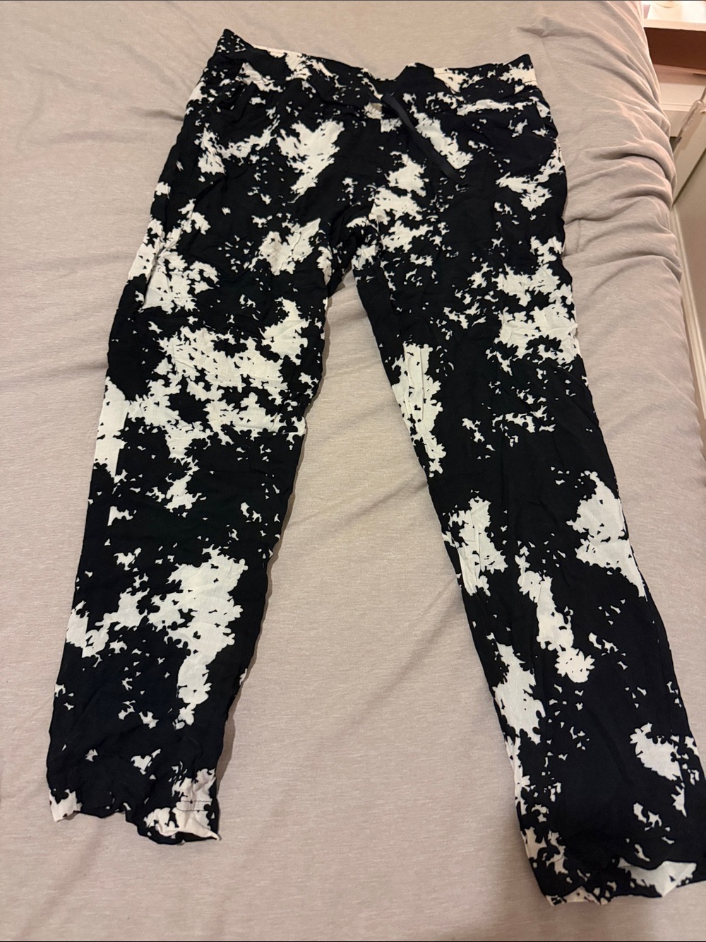 Black & White Ankle Length Pants